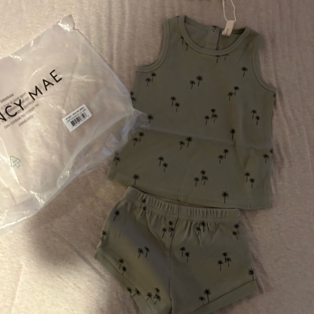 Quincy Mae Palm Tree Set